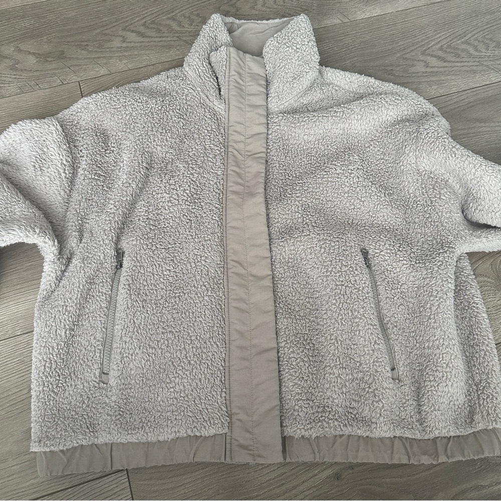 Vuori Alpine Women's Cream Fleece Jacket size Large - Picture 6 of 11